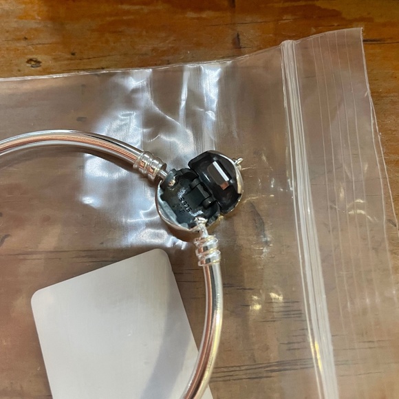 Pandora | Forever Love Bangle (Limited Edition) with box and paper bag - Picture 4 of 5